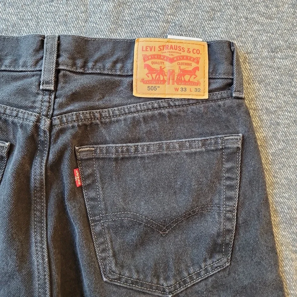 Levi's 505 Jeans Mens 33x32 Black Denim Regular Fit Straight Leg Relaxed Red Tab